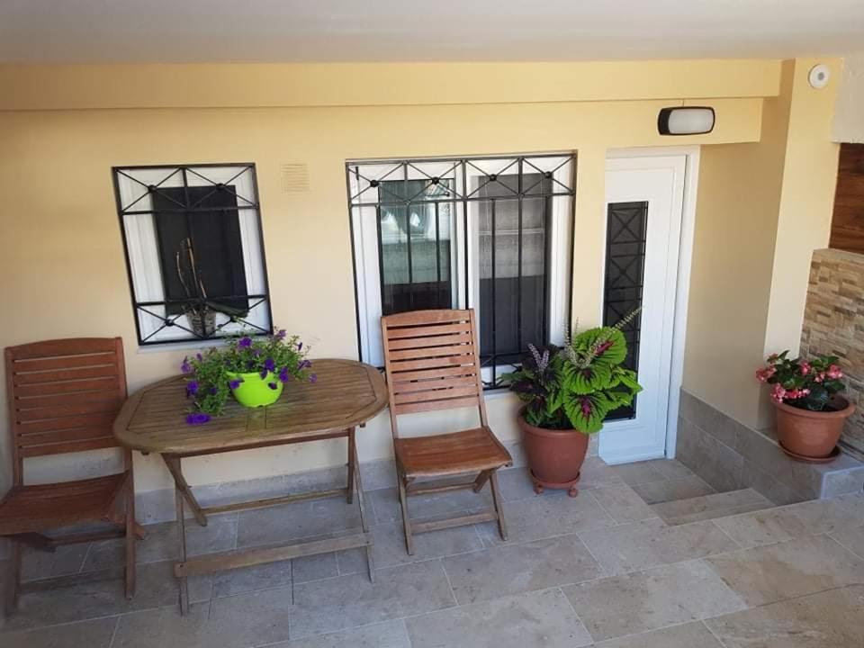 Lefkaditika Luxury Apartment Preveza Exterior photo