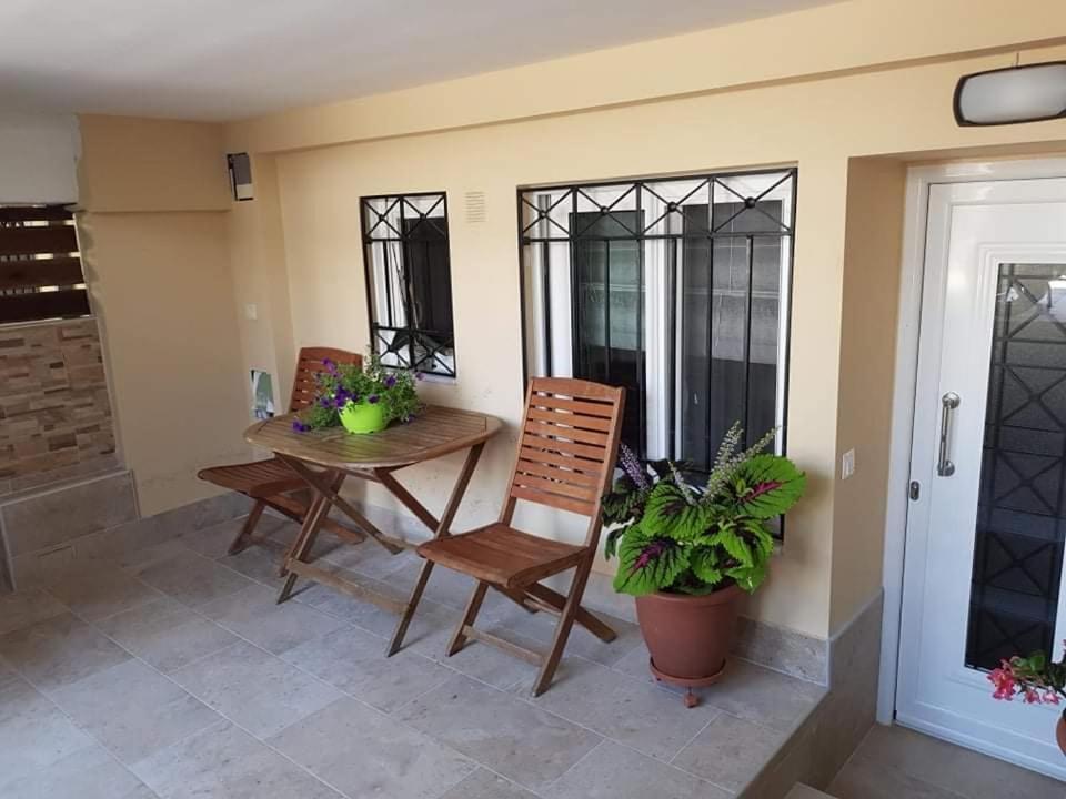 Lefkaditika Luxury Apartment Preveza Exterior photo